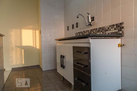 Cozinha de apartamento para alugar com 1 quarto, 40m² em Vila Carlos de Campos, São Paulo