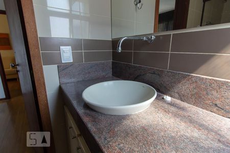 Apartamento para alugar com 60m², 1 quarto e sem vagaBanheiro da Suíte