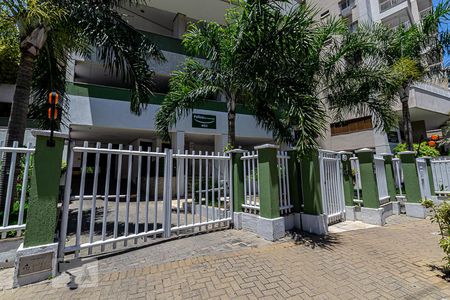 Apartamento à venda com 140m², 2 quartos e 1 vaga Apartamento à venda com 140m², 2 quartos e 1 vagaEntrada