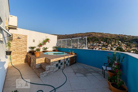 Apartamento à venda com 140m², 2 quartos e 1 vaga Apartamento à venda com 140m², 2 quartos e 1 vagaÁrea comum - Piscina