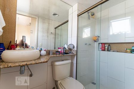 Banheiro da suite de apartamento à venda com 2 quartos, 140m² em Santa Rosa, Niterói