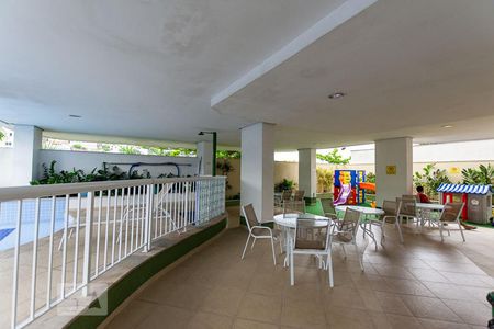 Apartamento à venda com 140m², 2 quartos e 1 vaga Apartamento à venda com 140m², 2 quartos e 1 vagaÁrea comum - Piscina