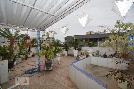 Apartamento à venda com 300m², 2 quartos e sem vagaPiscina