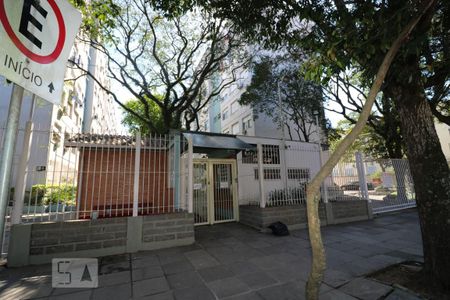 Apartamento à venda com 65m², 2 quartos e 1 vaga Apartamento à venda com 65m², 2 quartos e 1 vagaFachada e portaria