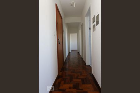 Corredor de apartamento para alugar com 2 quartos, 65m² em Sarandi, Porto Alegre
