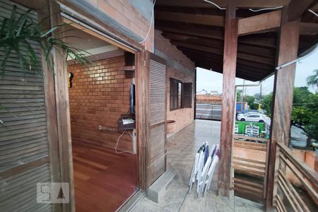 Sacada de casa à venda com 3 quartos, 96m² em Niterói, Canoas