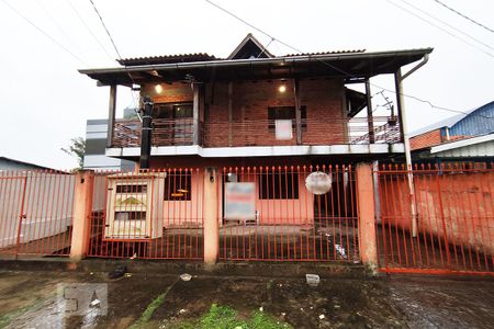 Casa à venda com 96m², 3 quartos e 1 vaga Casa à venda com 96m², 3 quartos e 1 vagaFachada