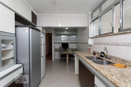 Apartamento à venda com 200m², 4 quartos e 2 vagasCozinha