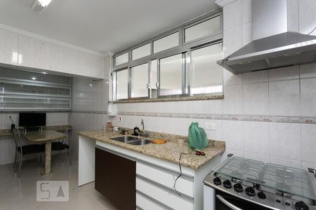 Apartamento à venda com 200m², 4 quartos e 2 vagasCozinha