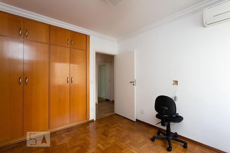 Apartamento à venda com 200m², 4 quartos e 2 vagasSuíte 1