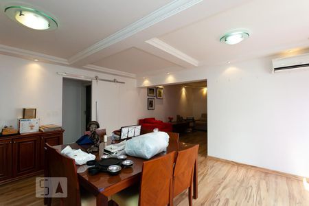 Apartamento à venda com 200m², 4 quartos e 2 vagasSala