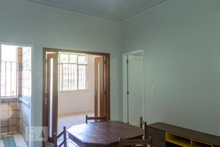 Apartamento para alugar com 77m², 3 quartos e sem vaga Apartamento para alugar com 77m², 3 quartos e sem vagaSala