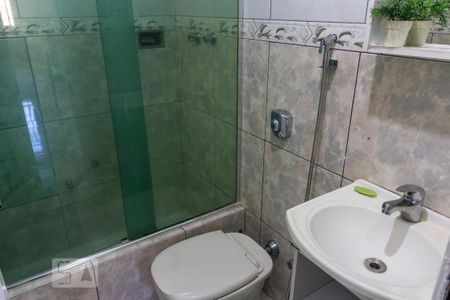 Apartamento para alugar com 77m², 3 quartos e sem vaga Apartamento para alugar com 77m², 3 quartos e sem vagaBanheiro da Suíte