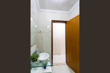 Casa à venda com 146m², 3 quartos e 2 vagasBanheiro