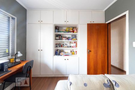 Casa à venda com 130m², 5 quartos e 4 vagas Casa à venda com 130m², 5 quartos e 4 vagasQuarto 1