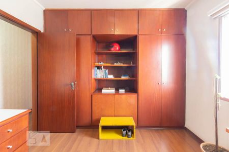 Casa à venda com 130m², 5 quartos e 4 vagas Casa à venda com 130m², 5 quartos e 4 vagasQuarto 2