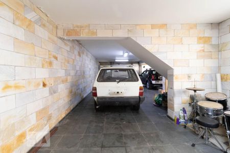 Casa à venda com 130m², 5 quartos e 4 vagas Casa à venda com 130m², 5 quartos e 4 vagasGaragem
