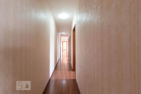 Casa à venda com 130m², 5 quartos e 4 vagas Casa à venda com 130m², 5 quartos e 4 vagasCorredor - Quartos