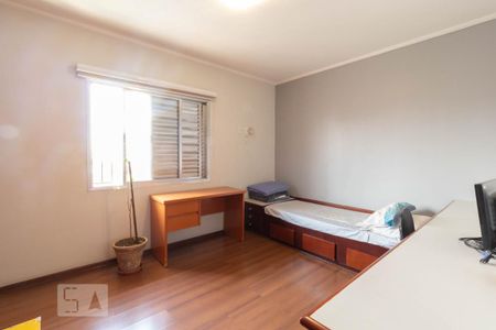 Casa à venda com 130m², 5 quartos e 4 vagas Casa à venda com 130m², 5 quartos e 4 vagasQuarto 2