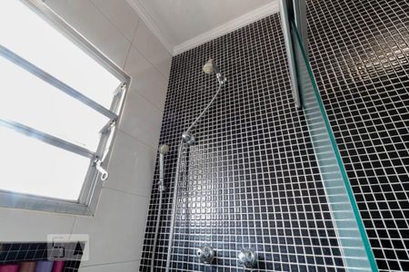 Casa à venda com 130m², 5 quartos e 4 vagas Casa à venda com 130m², 5 quartos e 4 vagasBanheiro 1 - Ducha à gás