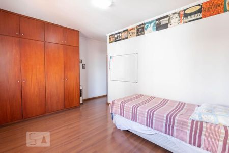 Casa à venda com 130m², 5 quartos e 4 vagas Casa à venda com 130m², 5 quartos e 4 vagasSuíte 2
