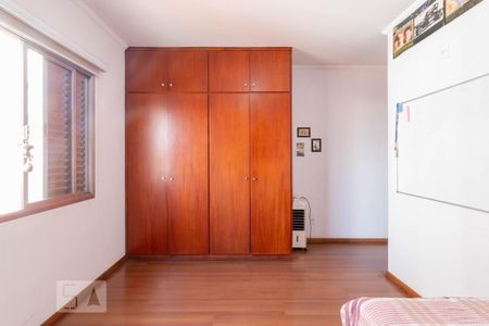 Casa à venda com 130m², 5 quartos e 4 vagas Casa à venda com 130m², 5 quartos e 4 vagasSuíte 2
