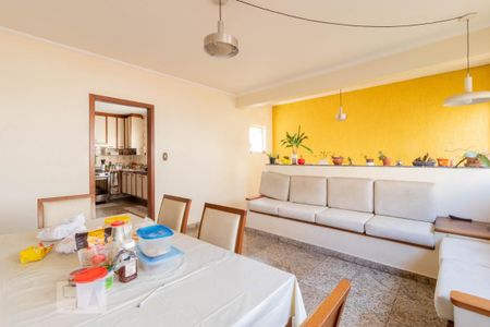 Casa à venda com 130m², 5 quartos e 4 vagas Casa à venda com 130m², 5 quartos e 4 vagasCopa