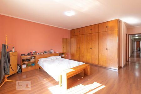 Casa à venda com 130m², 5 quartos e 4 vagas Casa à venda com 130m², 5 quartos e 4 vagasSuíte 1