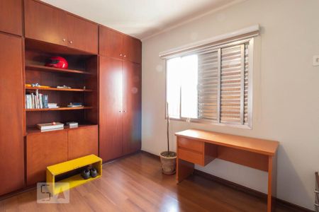 Casa à venda com 130m², 5 quartos e 4 vagas Casa à venda com 130m², 5 quartos e 4 vagasQuarto 2