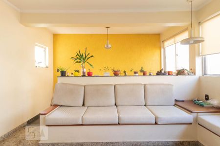 Casa à venda com 130m², 5 quartos e 4 vagas Casa à venda com 130m², 5 quartos e 4 vagasCopa