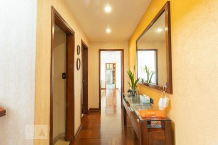 Corredor de casa à venda com 5 quartos, 130m² em Tucuruvi, São Paulo