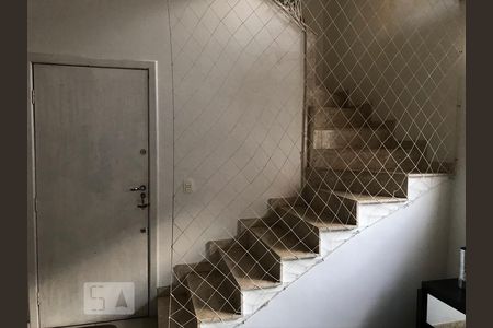 Apartamento à venda com 180m², 3 quartos e 3 vagasEscada