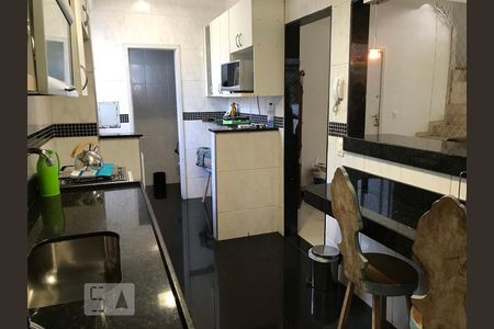 Apartamento à venda com 180m², 3 quartos e 3 vagasCozinha