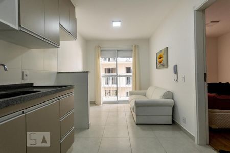 Sala e Cozinha de apartamento para alugar com 1 quarto, 31m² em Vila Palmeiras, São Paulo