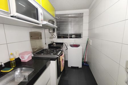 Apartamento à venda com 42m², 2 quartos e 1 vaga Apartamento à venda com 42m², 2 quartos e 1 vagaCozinha e Área de Serviço