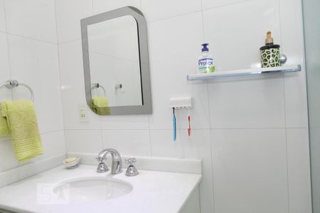 Casa à venda com 244m², 4 quartos e 4 vagasBanheiro do Quarto 2