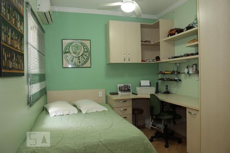 Casa à venda com 244m², 4 quartos e 4 vagasQuarto 2