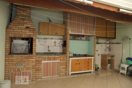 Casa à venda com 244m², 4 quartos e 4 vagasQuintal com Churrasqueira