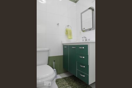 Casa à venda com 244m², 4 quartos e 4 vagasBanheiro do Quarto 2