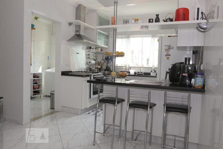 Casa à venda com 244m², 4 quartos e 4 vagasCopa