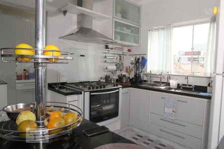 Casa à venda com 244m², 4 quartos e 4 vagasCozinha