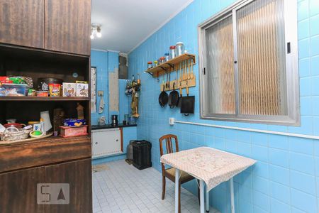 Apartamento à venda com 124m², 3 quartos e sem vagaCozinha