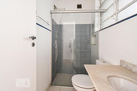 Banheiro de kitnet/studio para alugar com 1 quarto, 33m² em Centro, São Paulo