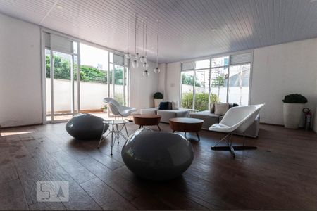 Apartamento para alugar com 60m², 2 quartos e 2 vagas Apartamento para alugar com 60m², 2 quartos e 2 vagasÁrea Comum - Descanso Piscina