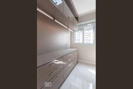 Quarto 1 de apartamento para alugar com 2 quartos, 60m² em Pinheiros, São Paulo