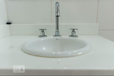 Apartamento para alugar com 60m², 2 quartos e 2 vagas Apartamento para alugar com 60m², 2 quartos e 2 vagasDetalhe banheiro