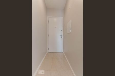 Corredor de entrada  de apartamento para alugar com 2 quartos, 60m² em Pinheiros, São Paulo