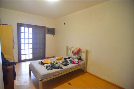 Quarta 2 de casa à venda com 5 quartos, 176m² em Niterói, Canoas