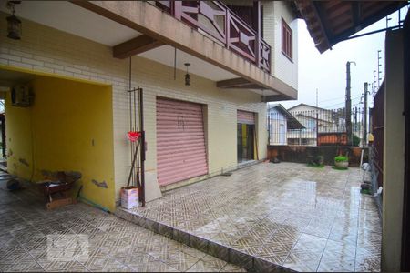 Casa à venda com 176m², 5 quartos e 6 vagasPátio