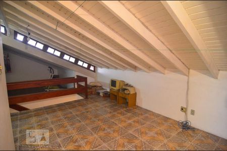 Casa à venda com 176m², 5 quartos e 6 vagasSótão